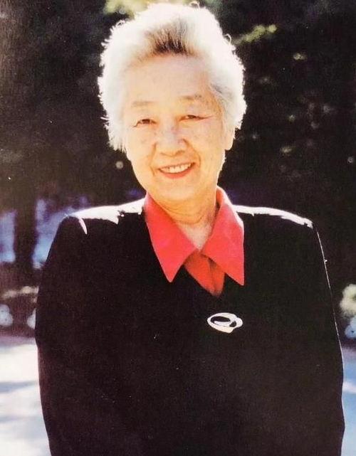 娱乐圈爆料于蓝,蓝生成新恋情曝光,神秘男友身份引热议 第3张 娱乐圈爆料于蓝,蓝生成新恋情曝光,神秘男友身份引热议 第3张